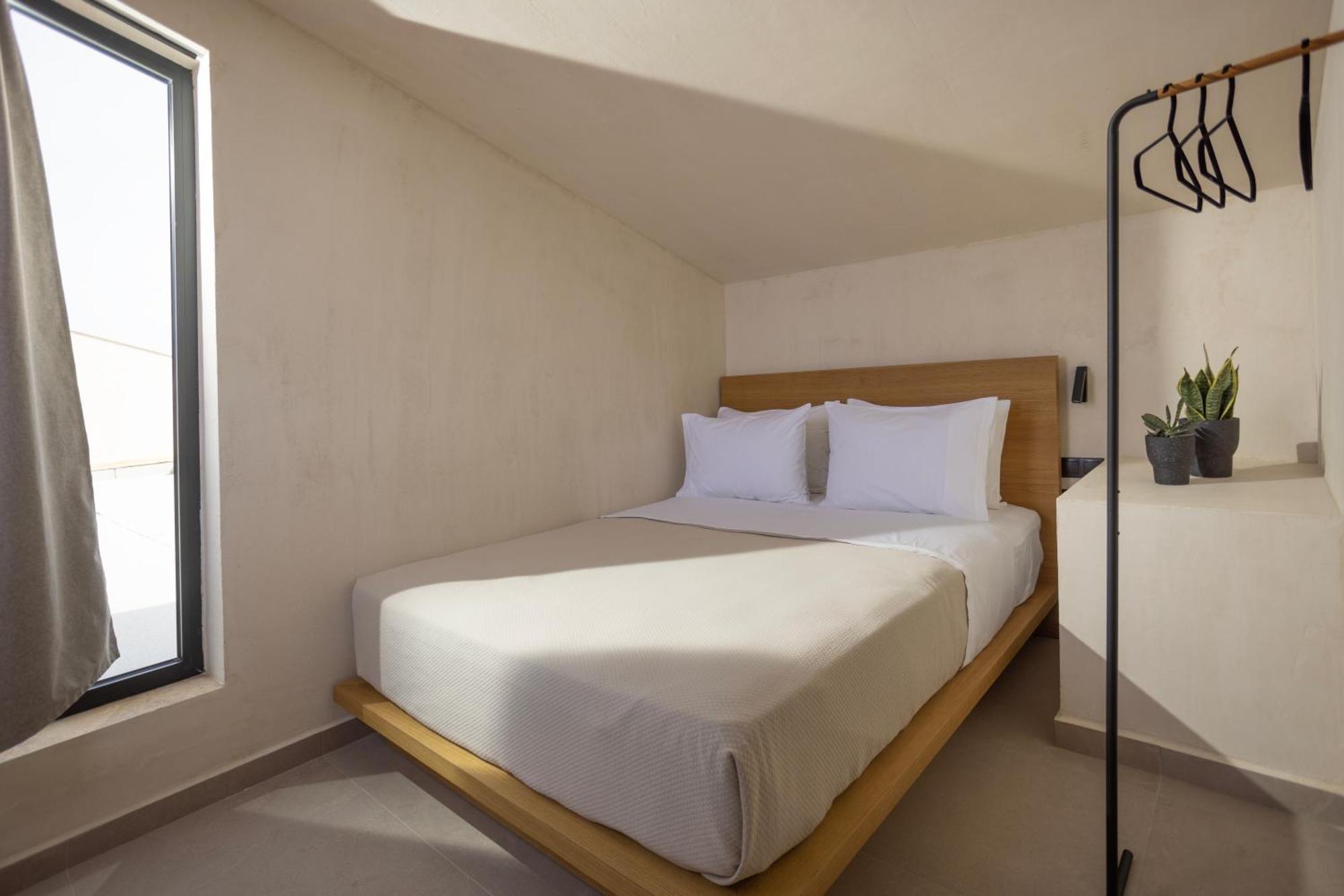 Pnoes Luxury Suites Paliouri Bagian luar foto