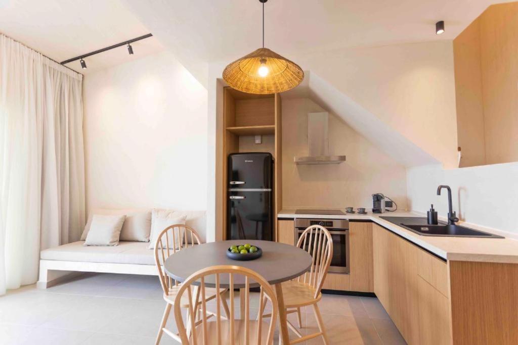 Pnoes Luxury Suites Paliouri Bagian luar foto