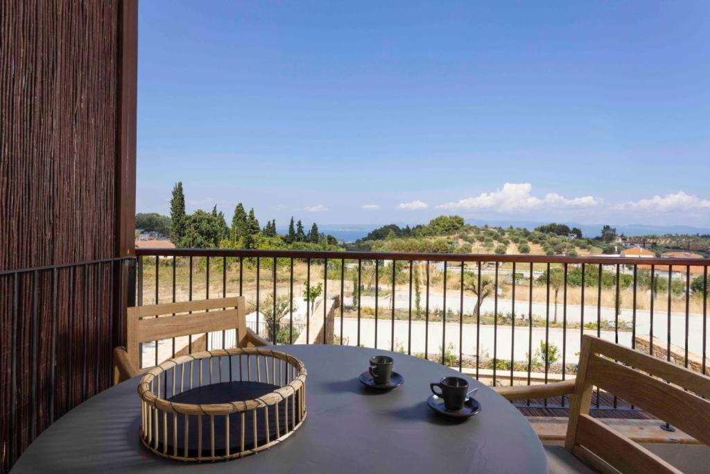 Pnoes Luxury Suites Paliouri Bagian luar foto