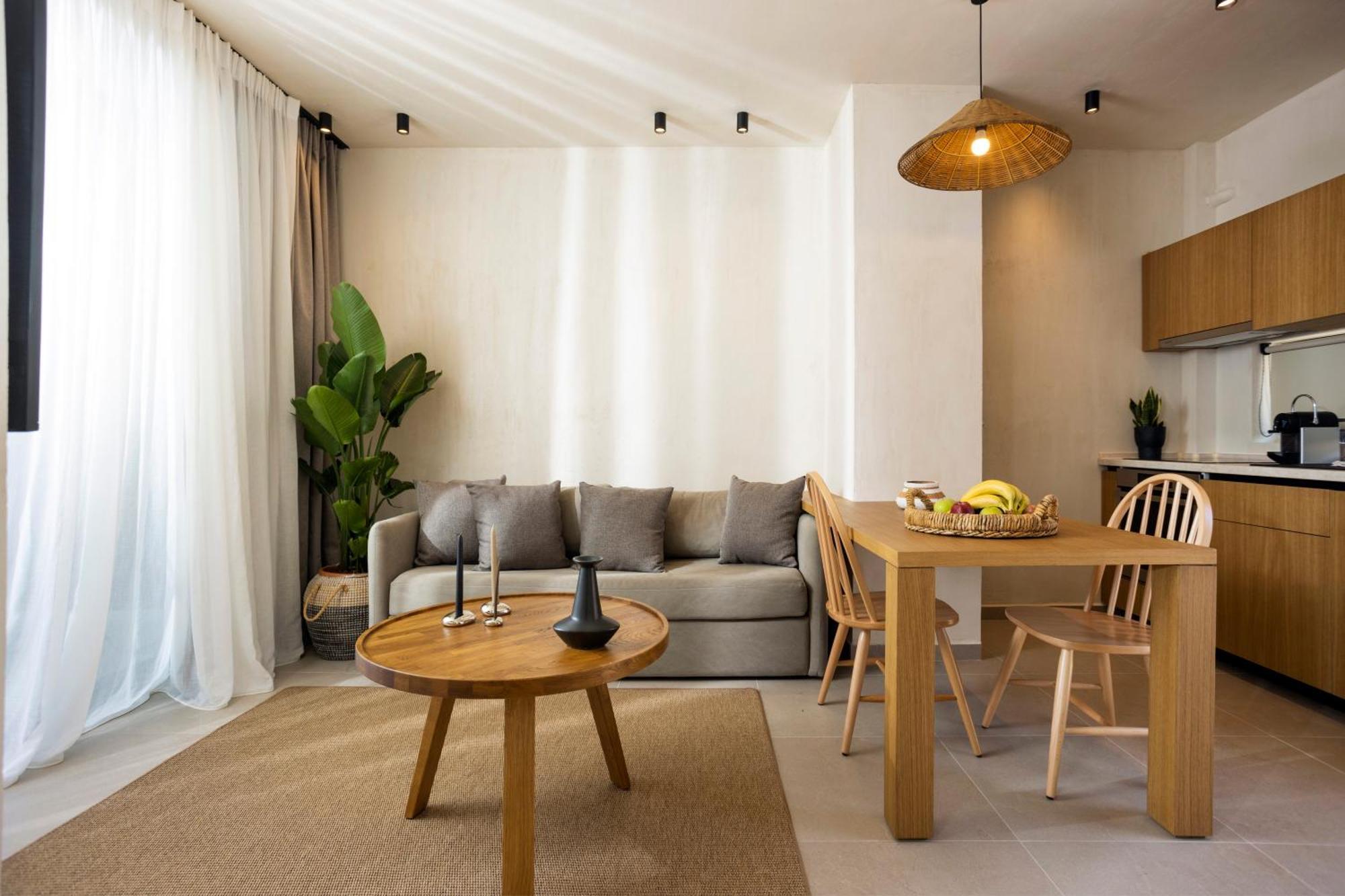 Pnoes Luxury Suites Paliouri Bagian luar foto